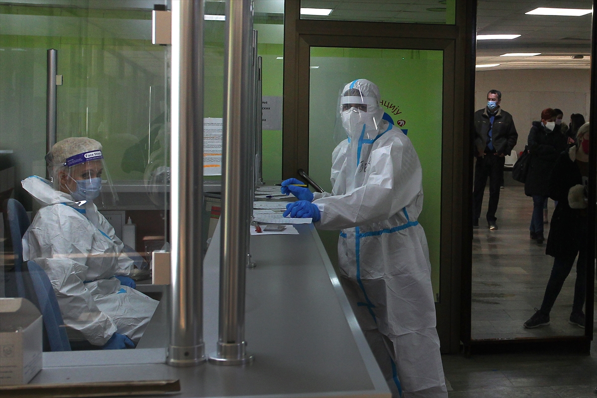 Broj aktivnih slučajeva koronavirusa u svijetu premašio 20 miliona